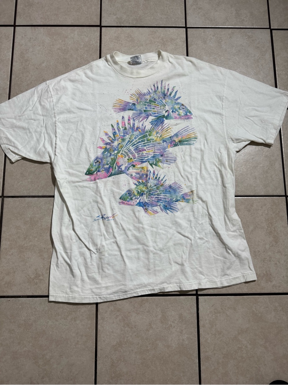 Hanes beefy vintageMulticolor Fish Graphic Short-Sleeve Crewneck T-Shirt - White